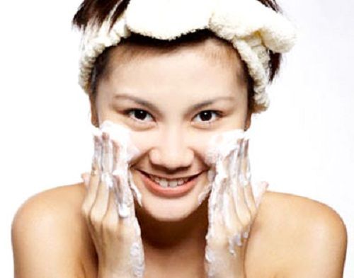 thaotackhiruamat zpsbf5b9f55 Cách rửa mặt để có làn da mịn đẹp