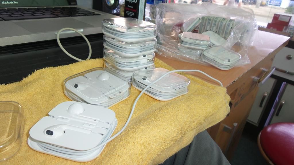 Bán ip4s word 16gb giá tốt...Xã hàng tai nghe zin bóc máy ip5s 280k/cai....bao zin - 2