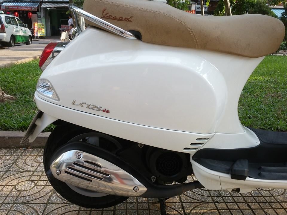 Vespa LX 125ie màu trắng , khóa từ , đký 2012 , biển số tứ quý - 11