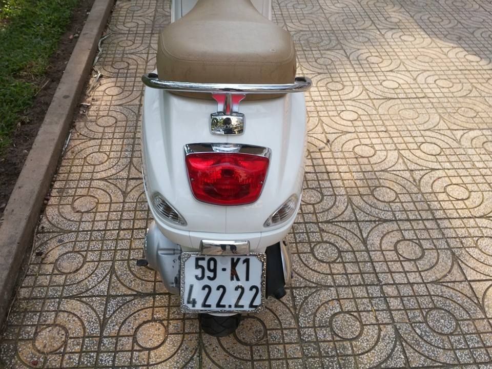 Vespa LX 125ie màu trắng , khóa từ , đký 2012 , biển số tứ quý - 9